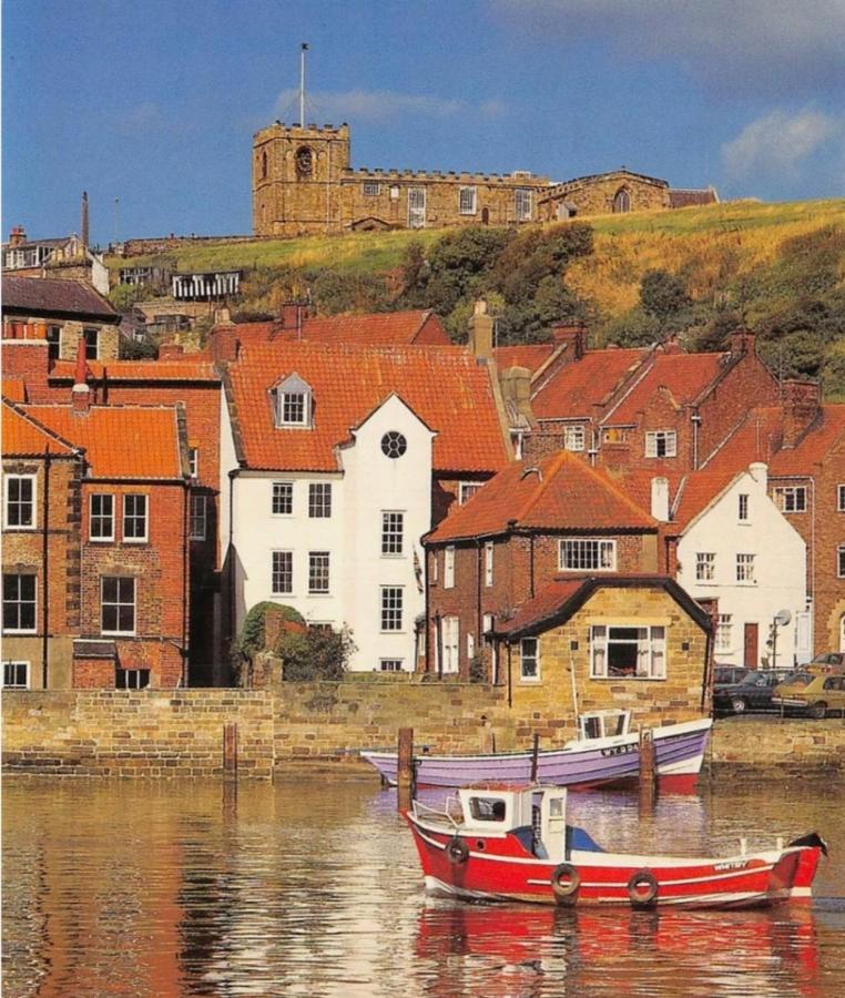 Whitby Central Close To Beach Pier Flowergate Hotel Bagian luar foto