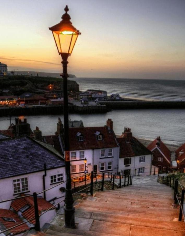 Whitby Central Close To Beach Pier Flowergate Hotel Bagian luar foto