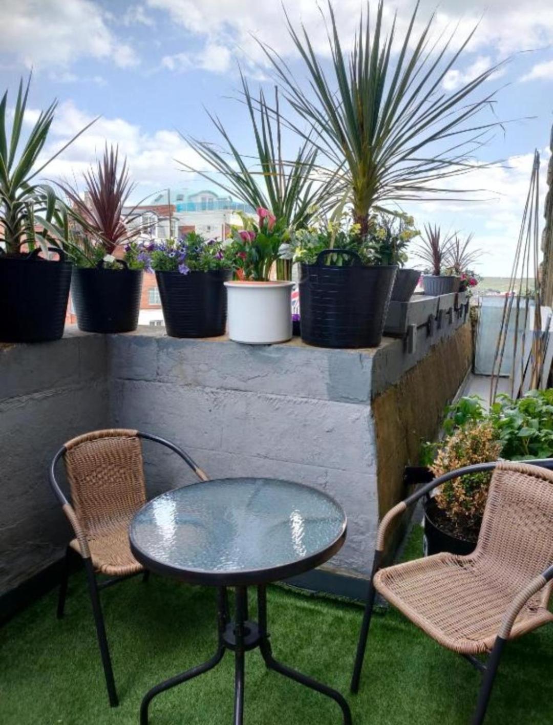 Whitby Central Close To Beach Pier Flowergate Hotel Bagian luar foto